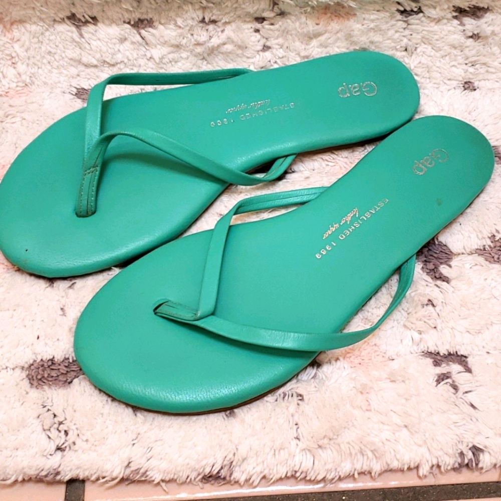 Gap sandals